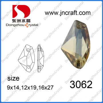 La parte posterior plana del cristal suelto cose en la piedra para la ropa (DZ-3062)